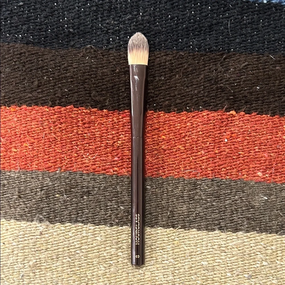 Hourglass #8 Brush